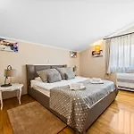 Andrea For 17 People With Private 40 M2 Pool & Pet Friendly Near Villa
