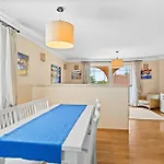 Villa Andrea For 17 People With Private 40 M2 Pool & Pet Friendly Near Poreč