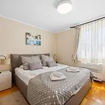 Villa Andrea For 17 People With Private 40 M2 Pool & Pet Friendly Near *