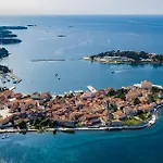 Andrea For 17 People With Private 40 M2 Pool & Pet Friendly Near Poreč