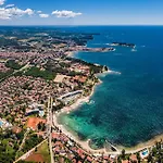 Andrea For 17 People With Private 40 M2 Pool & Pet Friendly Near Villa Poreč