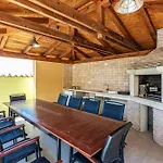 Andrea For 17 People With Private 40 M2 Pool & Pet Friendly Near Poreč