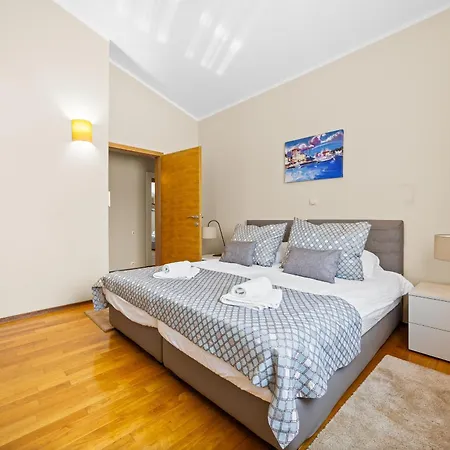 Andrea For 17 People With Private 40 M2 Pool & Pet Friendly Near * Poreč