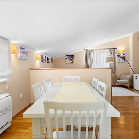 Andrea For 17 People With Private 40 M2 Pool & Pet Friendly Near Villa Poreč