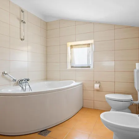 Andrea For 17 People With Private 40 M2 Pool & Pet Friendly Near *