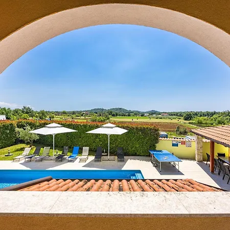 Andrea For 17 People With Private 40 M2 Pool & Pet Friendly Near *