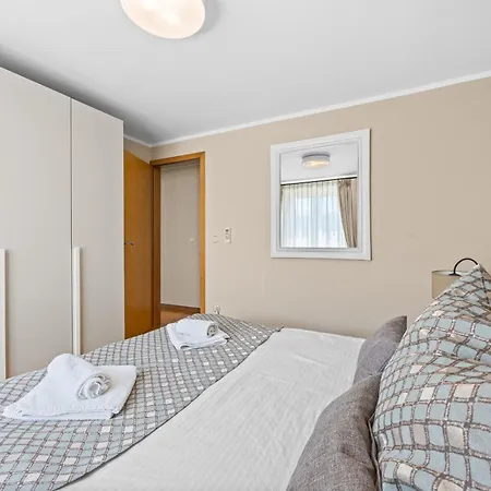 Andrea For 17 People With Private 40 M2 Pool & Pet Friendly Near