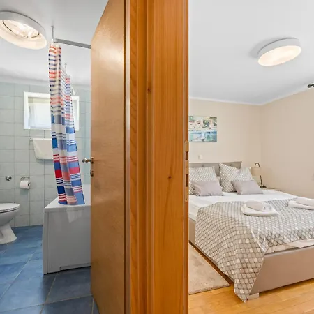 Andrea For 17 People With Private 40 M2 Pool & Pet Friendly Near * Poreč