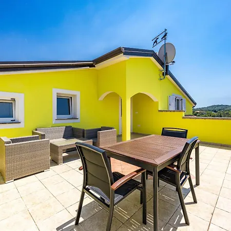 Andrea For 17 People With Private 40 M2 Pool & Pet Friendly Near Poreč