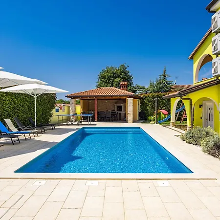 Andrea For 17 People With Private 40 M2 Pool & Pet Friendly Near