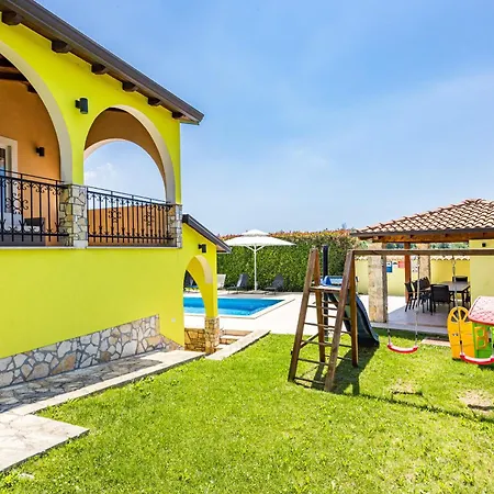 Villa Andrea For 17 People With Private 40 M2 Pool & Pet Friendly Near