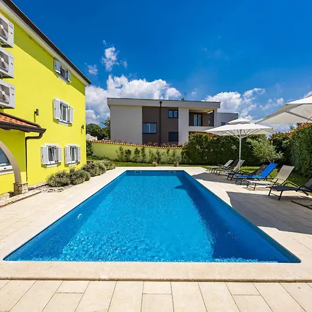 Andrea For 17 People With Private 40 M2 Pool & Pet Friendly Near Villa *