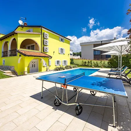 Andrea For 17 People With Private 40 M2 Pool & Pet Friendly Near Villa Poreč
